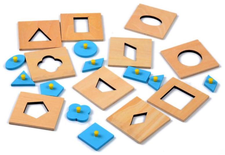Geometrische Formen lernen mit dem Montessori Einlegepuzzle